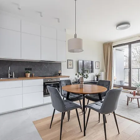 Superapart Stanislawa Augusta 42 דירה *